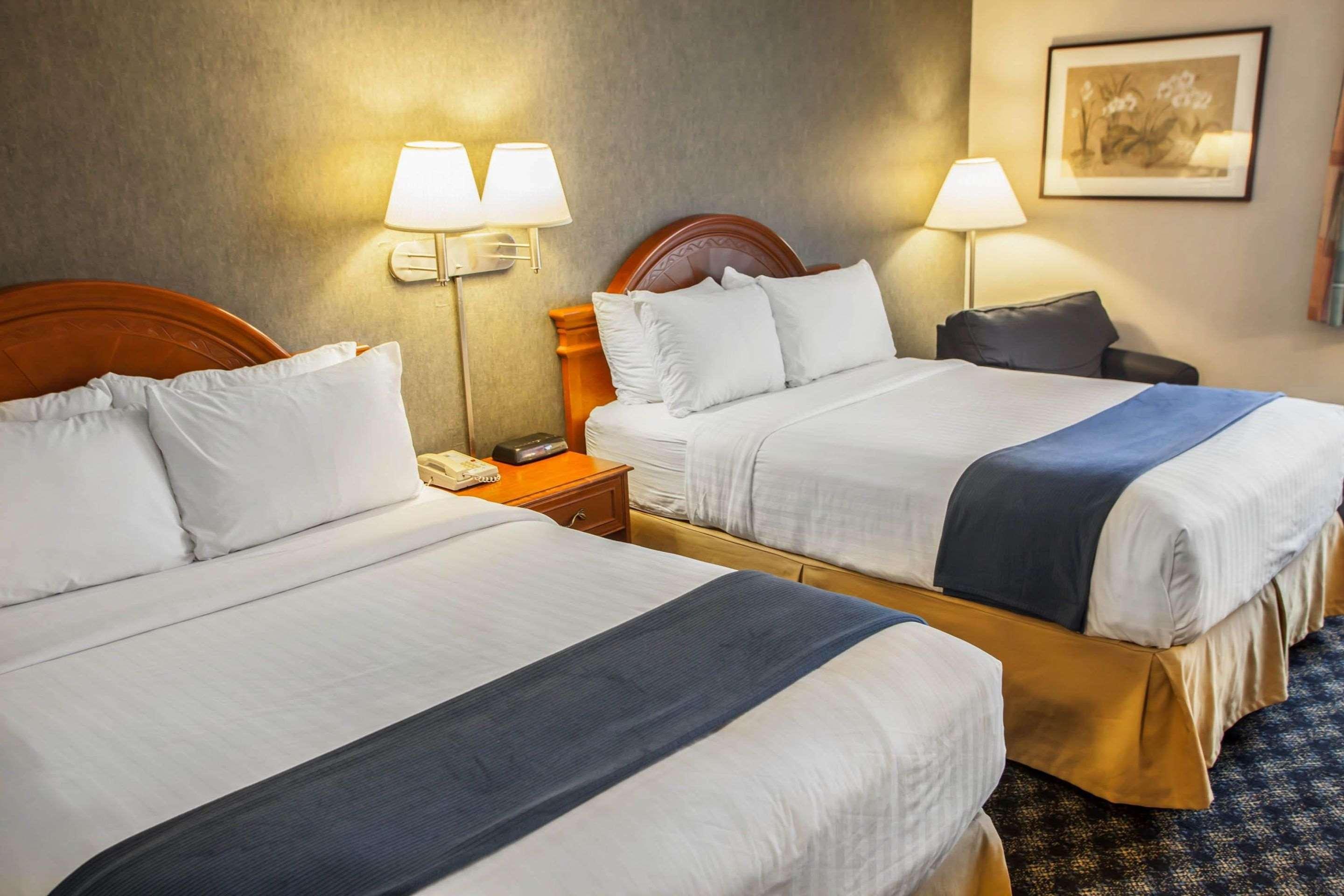 סנט צ'ארלס Quality Inn & Suites St Charles -West Chicago מראה חיצוני תמונה