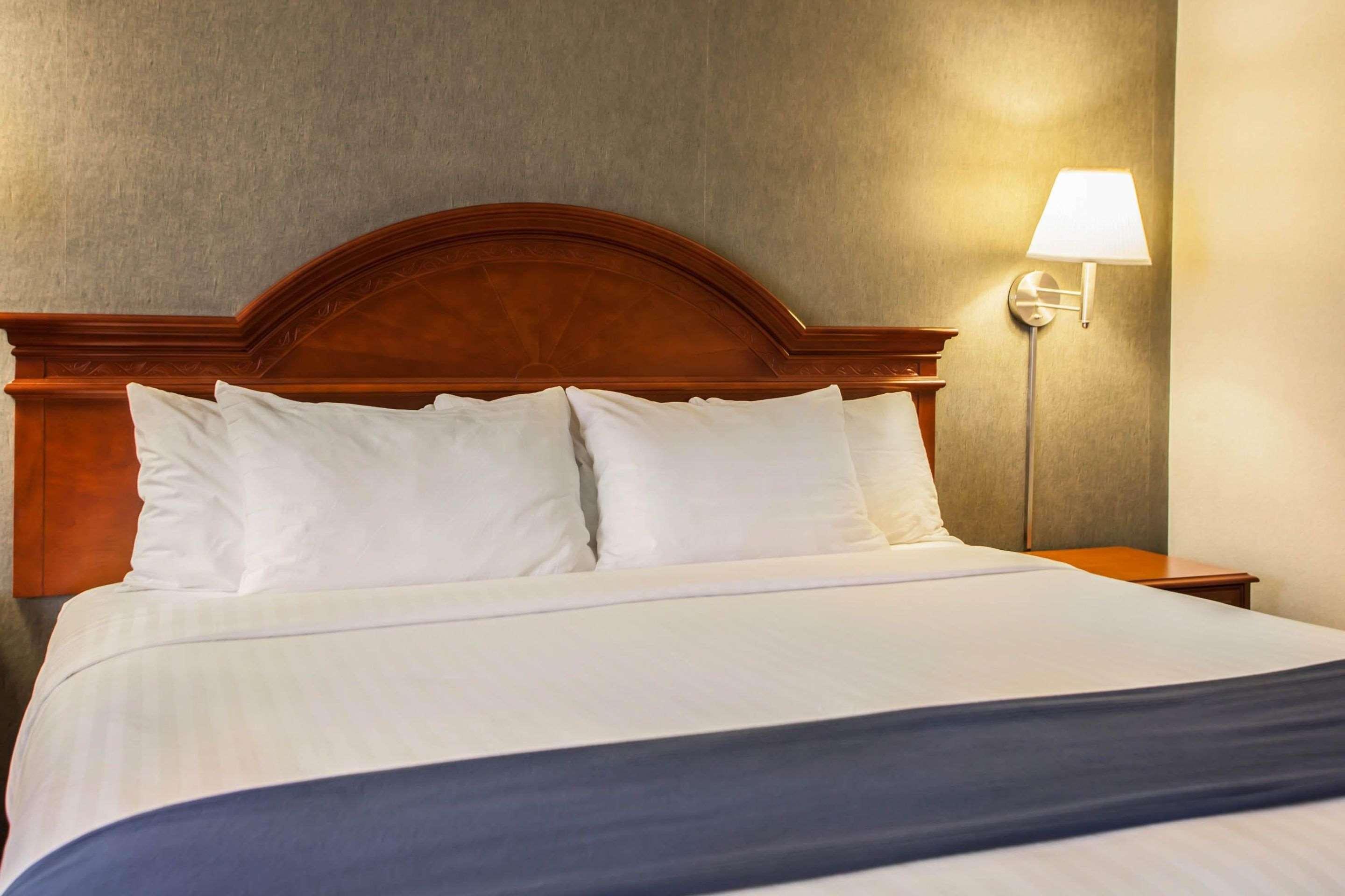 סנט צ'ארלס Quality Inn & Suites St Charles -West Chicago מראה חיצוני תמונה