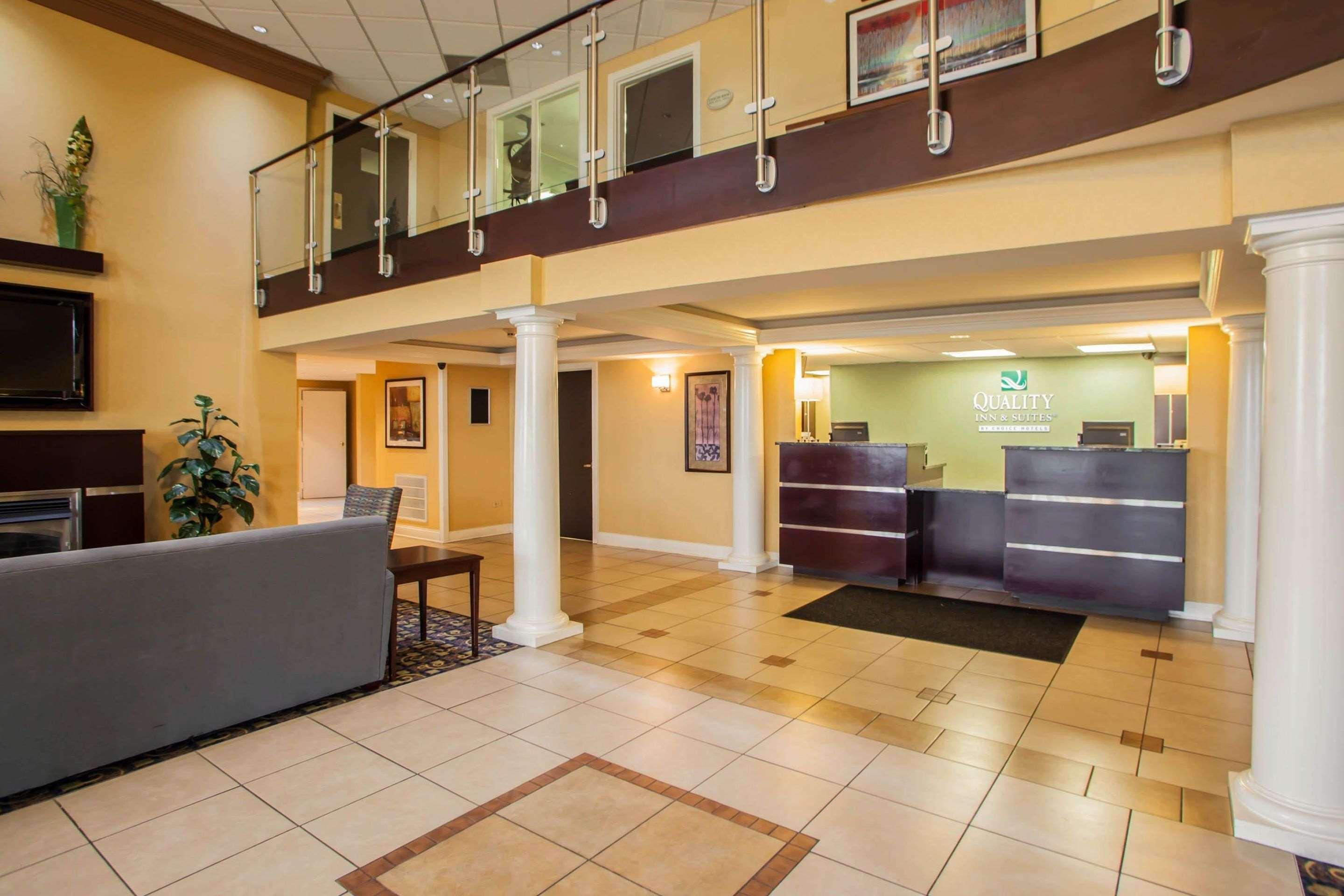 סנט צ'ארלס Quality Inn & Suites St Charles -West Chicago מראה חיצוני תמונה