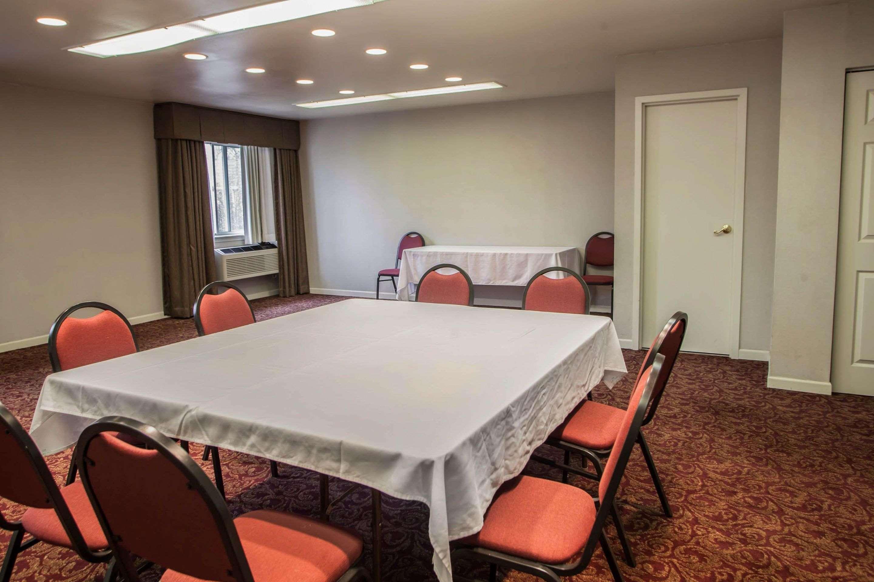 סנט צ'ארלס Quality Inn & Suites St Charles -West Chicago מראה חיצוני תמונה