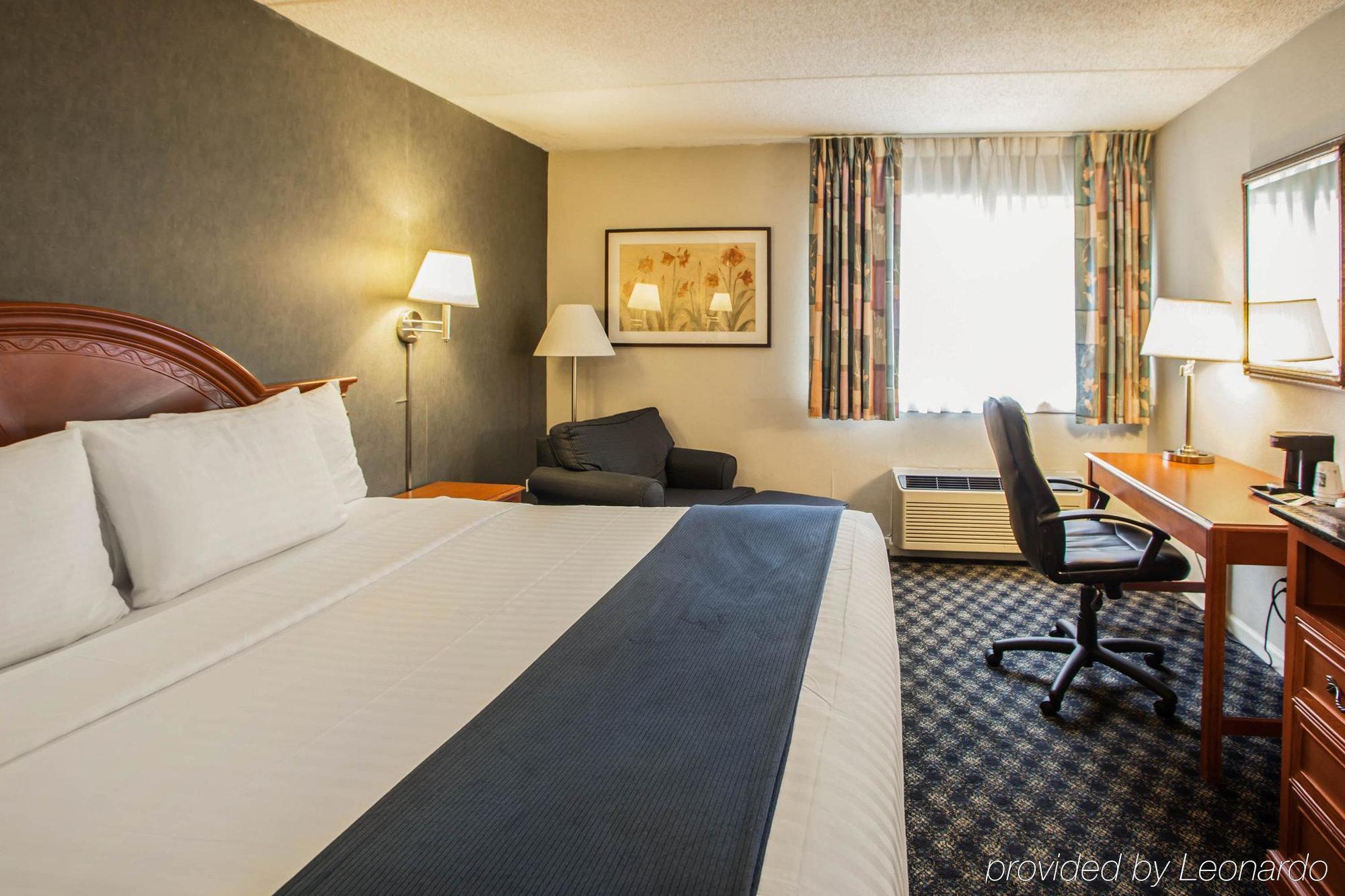 סנט צ'ארלס Quality Inn & Suites St Charles -West Chicago מראה חיצוני תמונה
